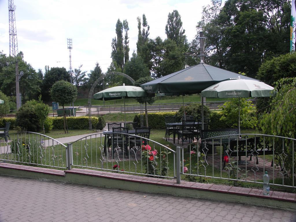 (פרנקפורט (אודר 3 Sterne Hotel Frankfurt-Oder Zur Alten Oder מראה חיצוני תמונה
